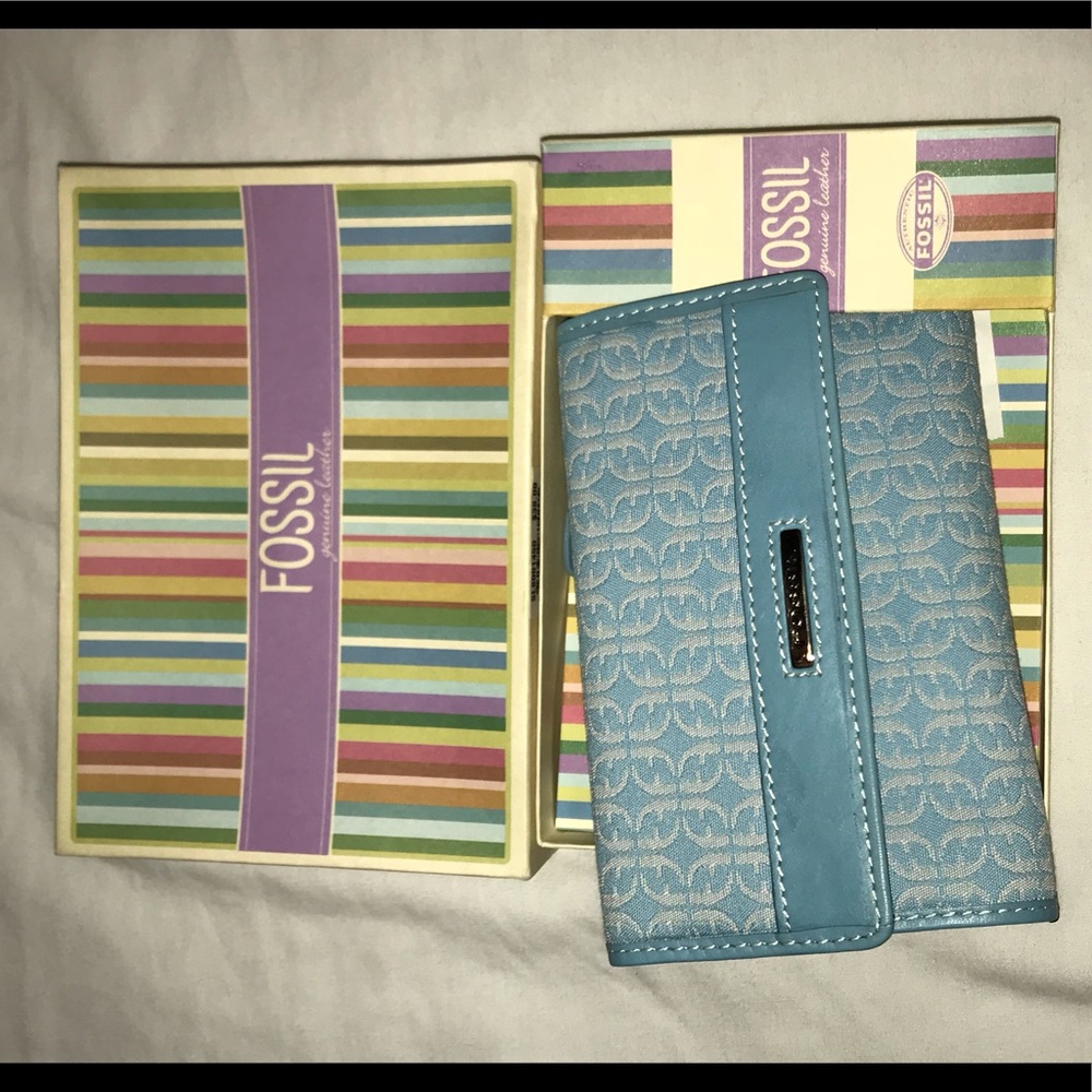 Blue fabric fossil wallet